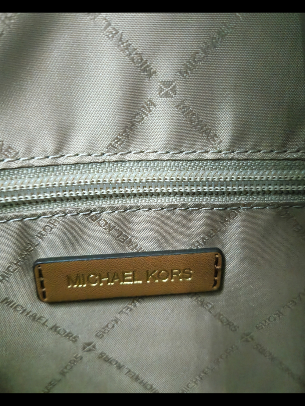 Michael Kors Jet Set Travel Medium Duffle Satchel Bag Signature Brown - Picture 9 of 9
